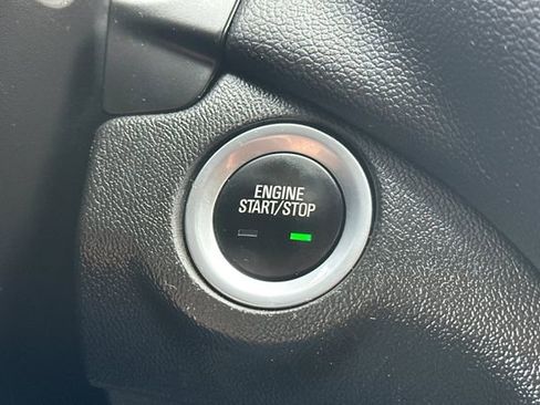 Used 2022 Chevrolet Equinox LT w/ Driver Convenience Package AWD/4WD image 27