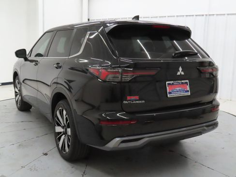 New 2026 Mitsubishi Outlander SE FWD image 6