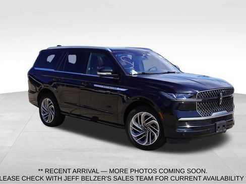Used 2025 Lincoln Navigator Reserve AWD/4WD image 1