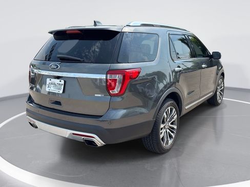 Used 2017 Ford Explorer Platinum AWD/4WD image 8