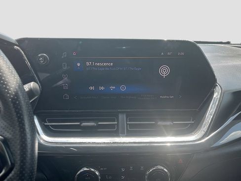 Used 2024 Chevrolet Trax RS w/ Sunroof Package FWD image 14