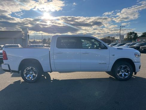 New 2026 RAM 1500 4x4 Crew Cab image 8