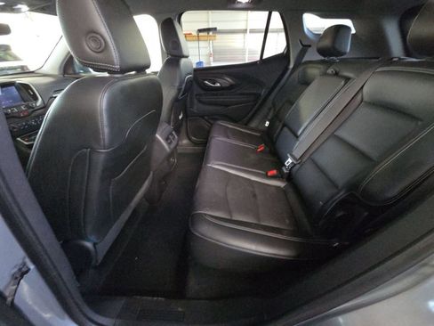 Used 2024 GMC Terrain SLT image 12