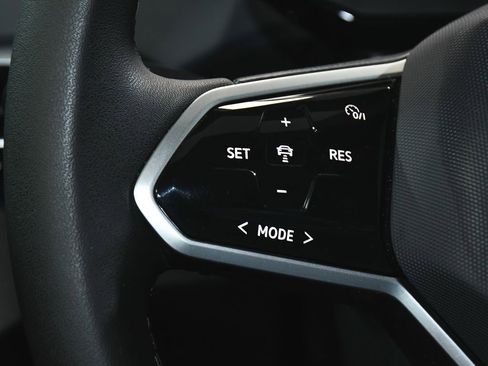 Used 2023 Volkswagen ID.4 Pro S Plus image 33