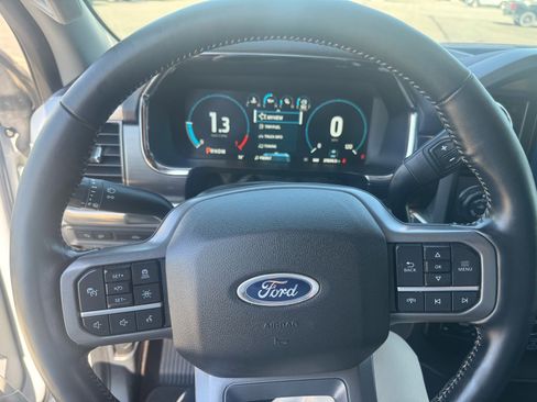 Used 2022 Ford F150 Lariat w/ Trailer Tow Package AWD/4WD image 9