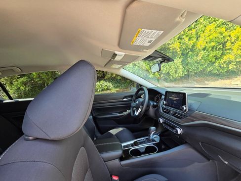 Used 2024 Nissan Altima 2.5 SV AWD/4WD image 21