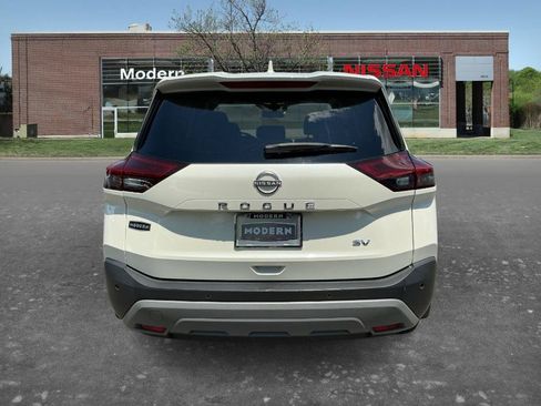 Certified 2023 Nissan Rogue SV FWD image 3