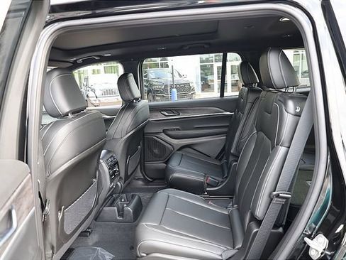 New 2025 Jeep Grand Cherokee L Limited w/ Black Appearance Package image 9