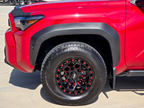 Used 2025 Toyota 4Runner SR5 AWD/4WD image 9