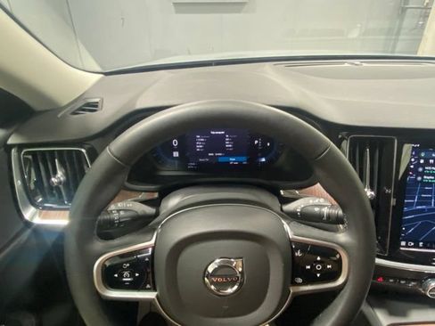 Used 2025 Volvo V60 B5 Cross Country Plus AWD/4WD image 14
