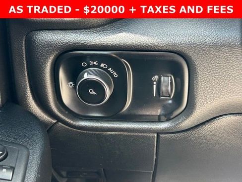 Used 2022 RAM 2500 Tradesman w/ Chrome Appearance Group RWD image 16