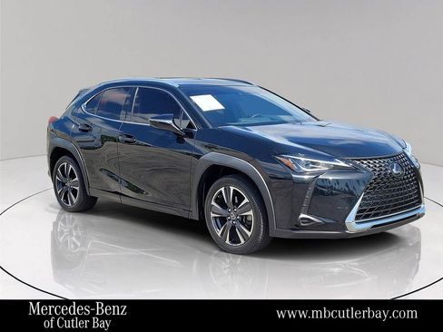 Used 2021 Lexus UX 200 FWD image 1