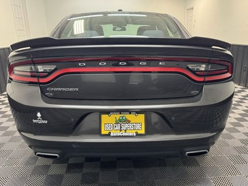 Used 2017 Dodge Charger SE w/ Popular Equipment Group image 5