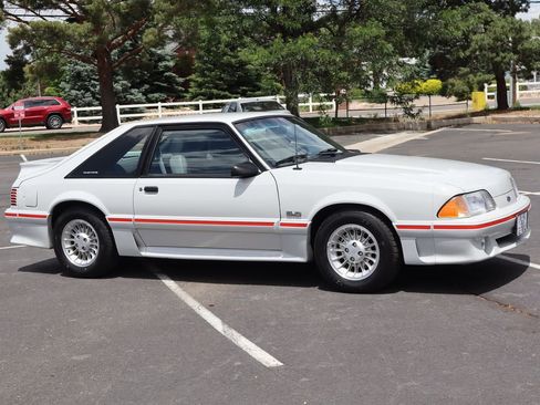 Used 1988 Ford Mustang GT RWD image 2