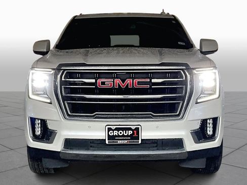 Used 2022 GMC Yukon SLT w/ SLT Premium Package image 3