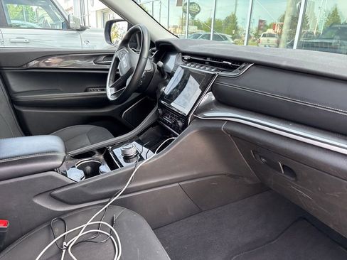 Used 2021 Jeep Grand Cherokee L Laredo w/ Luxury Tech Group I RWD image 18