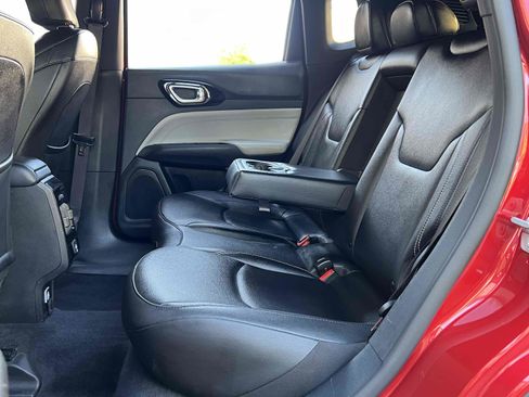 Used 2025 Jeep Compass Limited image 37