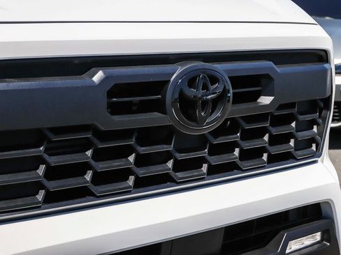 Used 2026 Toyota Tacoma TRD Off-Road AWD/4WD image 6