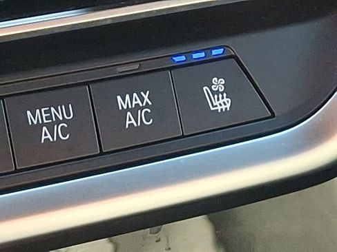 Used 2023 BMW X3 xDrive30i w/ Premium Package image 28