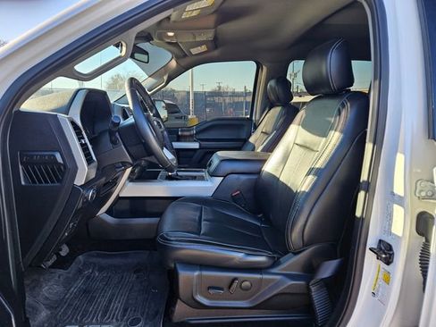 Used 2019 Ford F150 Lariat w/ Trailer Tow Package image 9