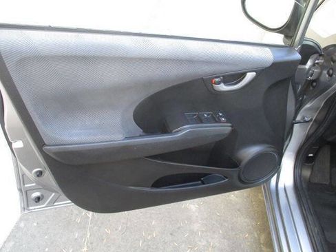 Used 2010 Honda Fit image 17
