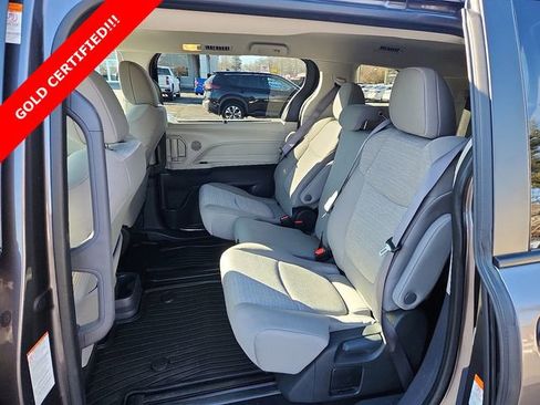 Certified 2024 Toyota Sienna LE image 11