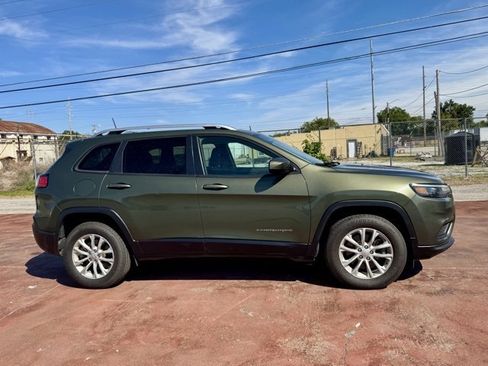 Used 2020 Jeep Cherokee Latitude w/ Cold Weather Group image 4