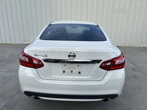 Used 2017 Nissan Altima 2.5 S w/ Power Driver Seat Package FWD image 4