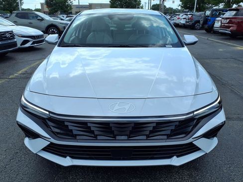 New 2025 Hyundai Elantra Limited image 2