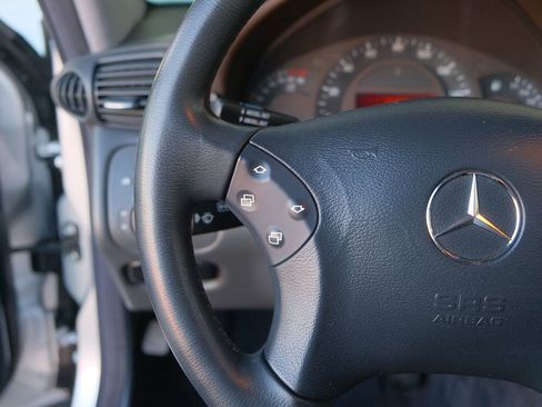 Used 2002 Mercedes-Benz C 320 Sedan image 16