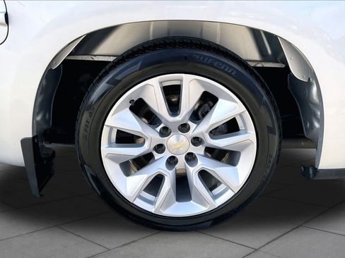 Used 2020 Chevrolet Silverado 1500 Custom w/ Custom Value Package RWD image 10