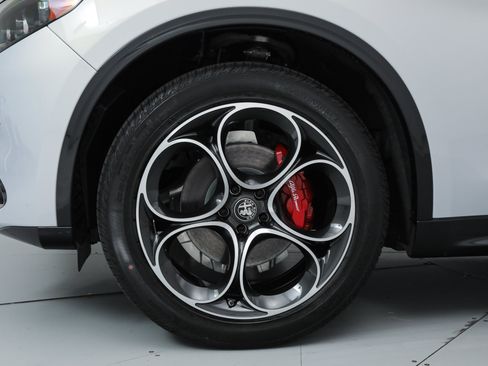New 2025 Alfa Romeo Stelvio Sprint w/ Veloce Package AWD/4WD image 22