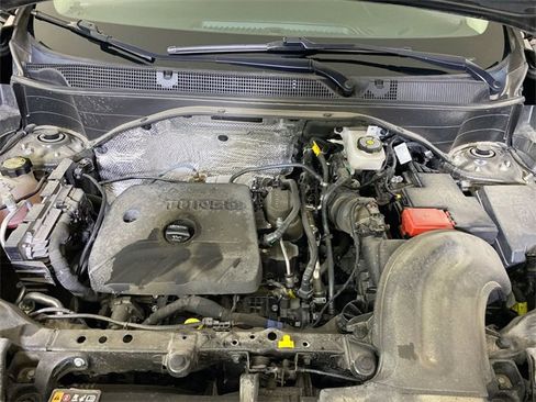 Used 2023 Buick Encore GX Essence image 16