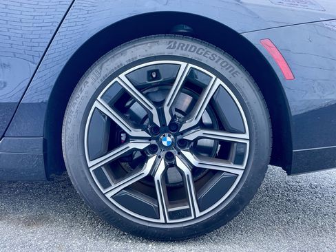 Used 2025 BMW 740i xDrive AWD/4WD image 10