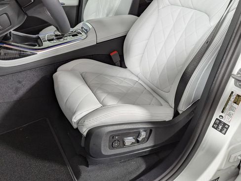 New 2026 BMW X7 xDrive40i AWD/4WD image 18