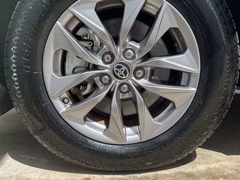 Used 2023 Toyota Sienna LE FWD image 22
