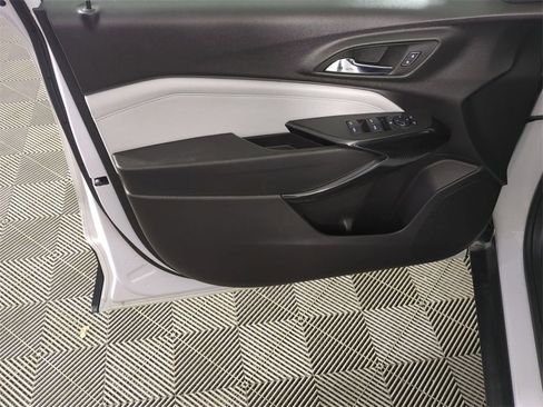 Certified 2025 Chevrolet Trax LT w/ Driver Confidence Package image 20