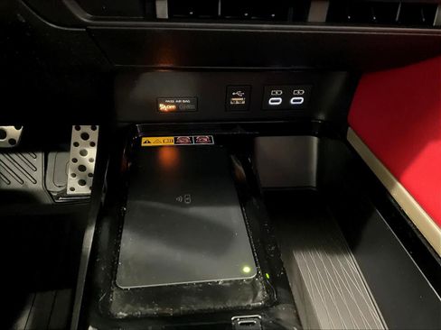 Used 2025 Toyota Camry XSE w/ Premium Package image 27