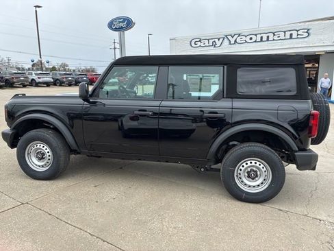 New 2026 Ford Bronco 4-Door AWD/4WD image 2