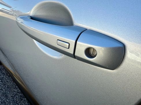 Used 2021 Nissan Rogue SV image 8