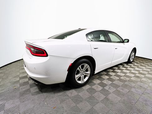 Used 2022 Dodge Charger SXT RWD image 4
