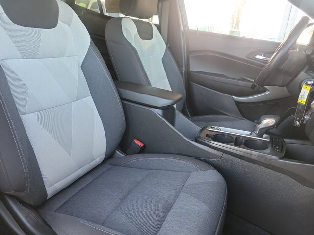 Used 2024 Chevrolet Trax RS FWD image 23