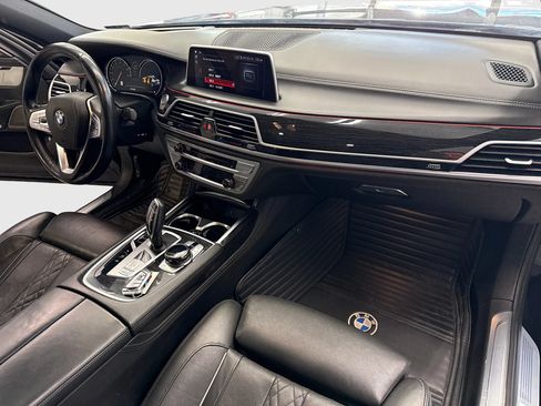 Used 2018 BMW 750i xDrive AWD/4WD image 17