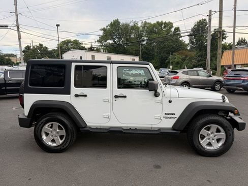 Used 2016 Jeep Wrangler Unlimited Sport w/ Quick Order Package 24S AWD/4WD image 6