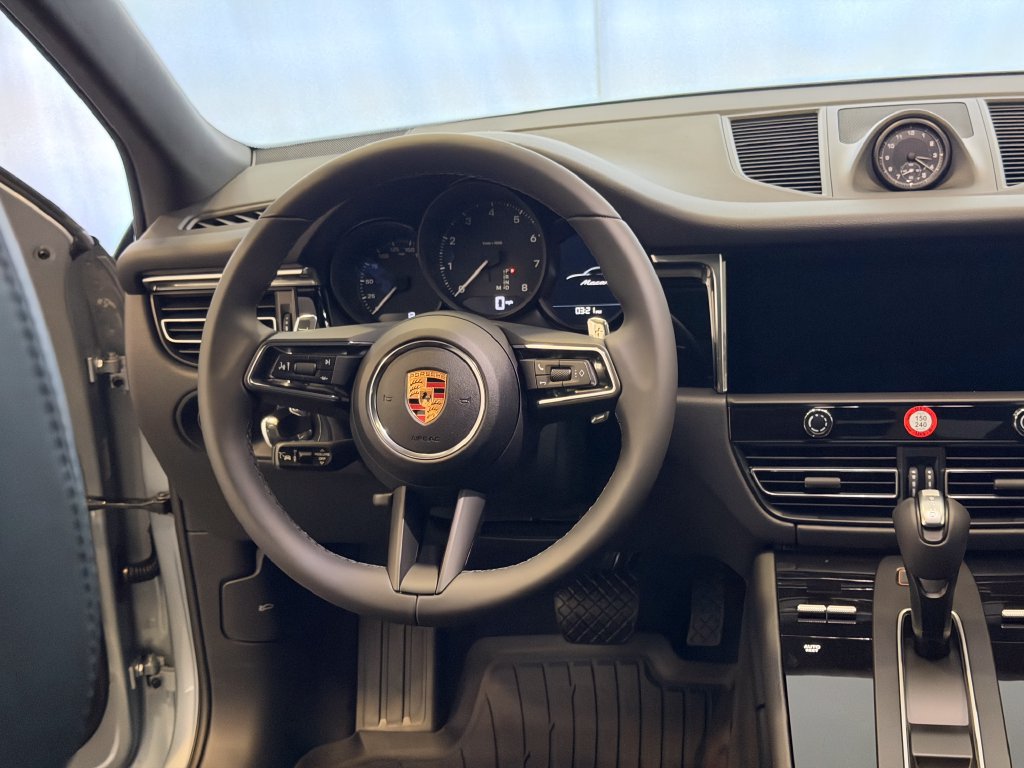 New 2026 Porsche Macan AWD/4WD image 20