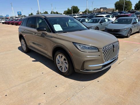 Used 2025 Lincoln Corsair FWD image 7