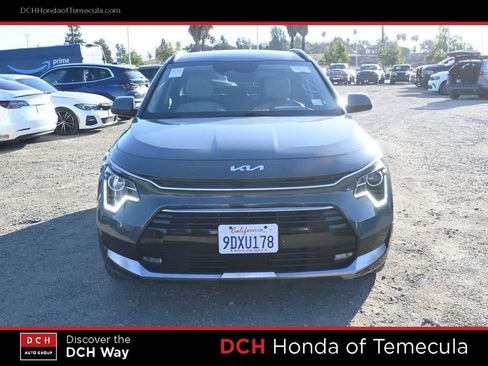 Used 2023 Kia Niro EX Touring FWD image 2
