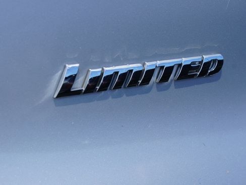 Used 2024 Toyota 4Runner Limited AWD/4WD image 4