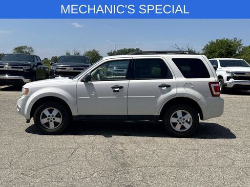 Used 2011 Ford Escape XLT FWD image 2