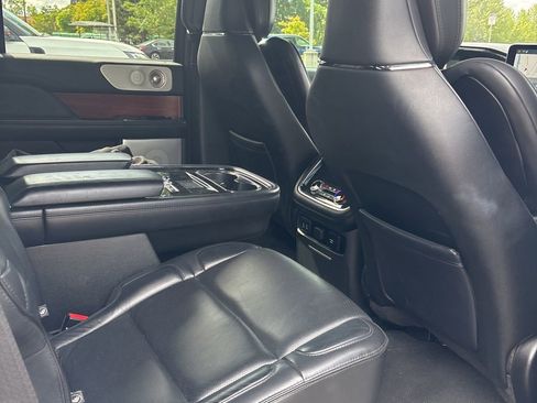 Used 2019 Lincoln Navigator Reserve w/ Cargo Package AWD/4WD image 9